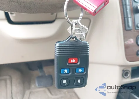 2004 Ford Freestar Limited z USA, uszkodzony, nr VIN 2FMDA58214BB18639